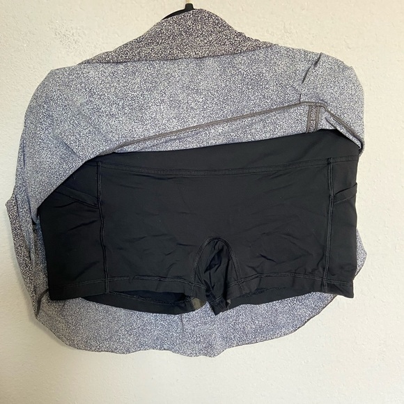 LULULEMON Lost In Pace Run Skirt Sea Spray Alpine White Black size 10 - Picture 2 of 7